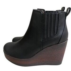 B.O.C. AThalia NWOT Women Black Faux Leather Wedge Ankle Boots Wood Platform 8M